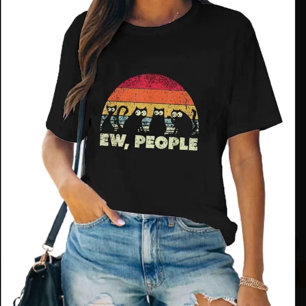 Graphic tee - Ew, people